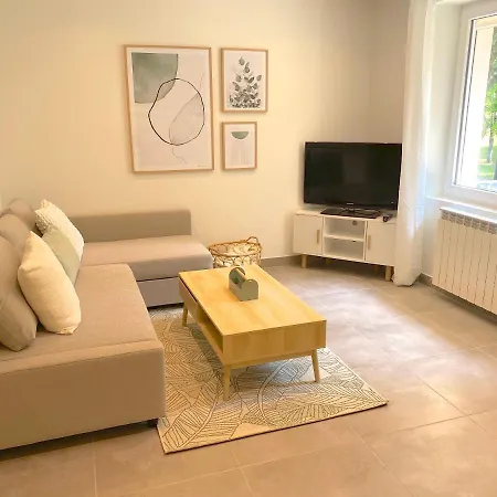 Holiday home T2 Neuf, Parking & Garage Prive, Proche Centre
