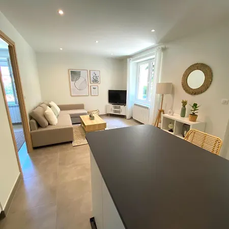 T2 Renove, Jardin Parking & Garage Prive, Proche Centre * Sarlat-la-Canéda