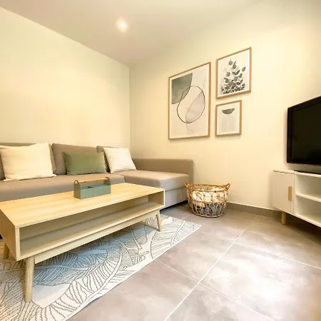 T2 Renove, Jardin Parking & Garage Prive, Proche Centre *