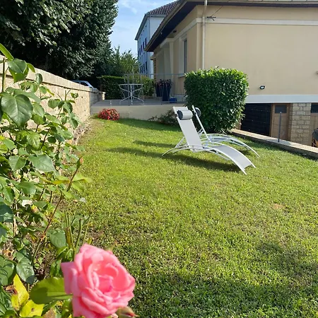 T2 Neuf, Parking & Garage Prive, Proche Centre Holiday home *