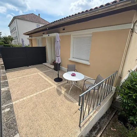 T2 Renove, Jardin Parking & Garage Prive, Proche Centre * Sarlat-la-Canéda